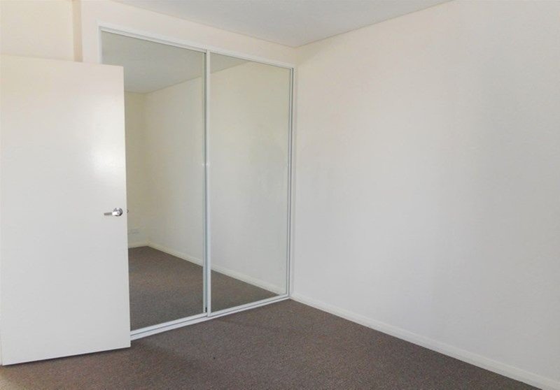 Photo - 24/32 Castlereagh Street, Liverpool NSW 2170 - Image 5