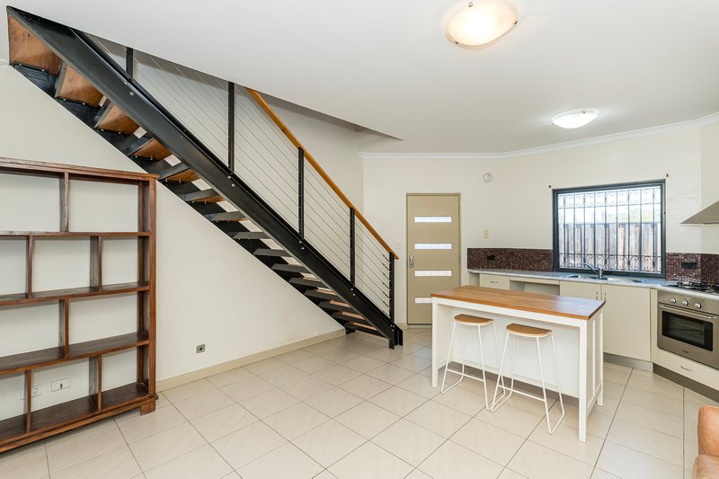 Photo - 2/435 Charles Street, North Perth WA 6006 - Image 3