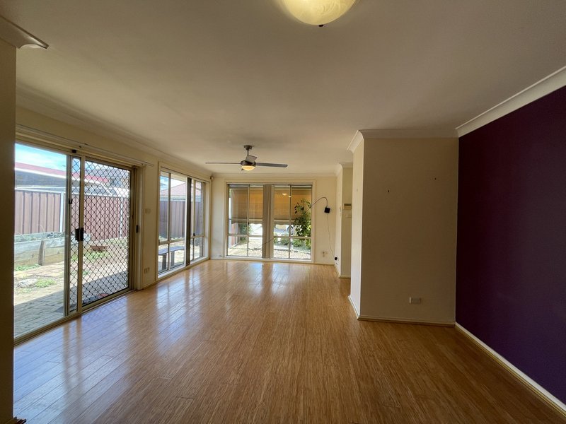 Photo - 2/43A Carinya Road, Girraween NSW 2145 - Image 4