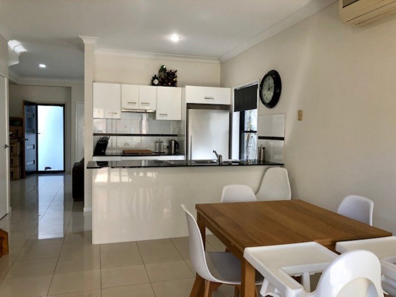 Photo - 2/44 Birdwood Road, Holland Park West QLD 4121 - Image 2