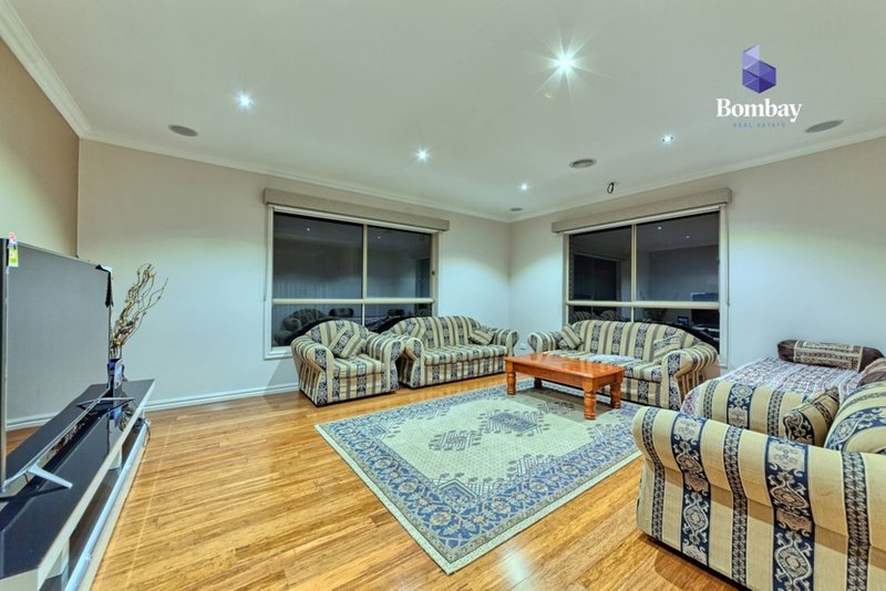 Photo - 244 Newbury Boulevard, Craigieburn VIC 3064 - Image 4