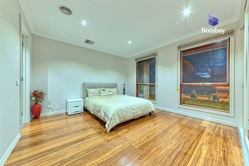 Photo - 244 Newbury Boulevard, Craigieburn VIC 3064 - Image 9