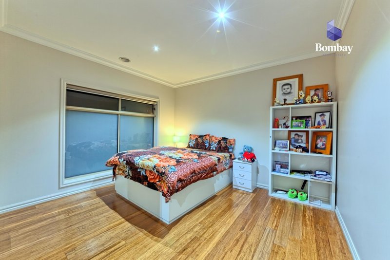 Photo - 244 Newbury Boulevard, Craigieburn VIC 3064 - Image 15