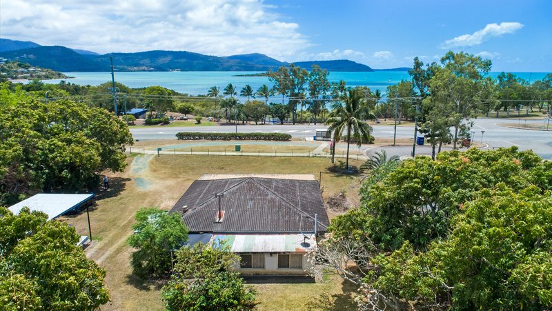 Photo - 244 Shute Harbour Road, Cannonvale QLD 4802 - Image 2