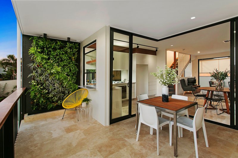 Photo - 2/44 Stevens Street, Yeronga QLD 4104 - Image 1