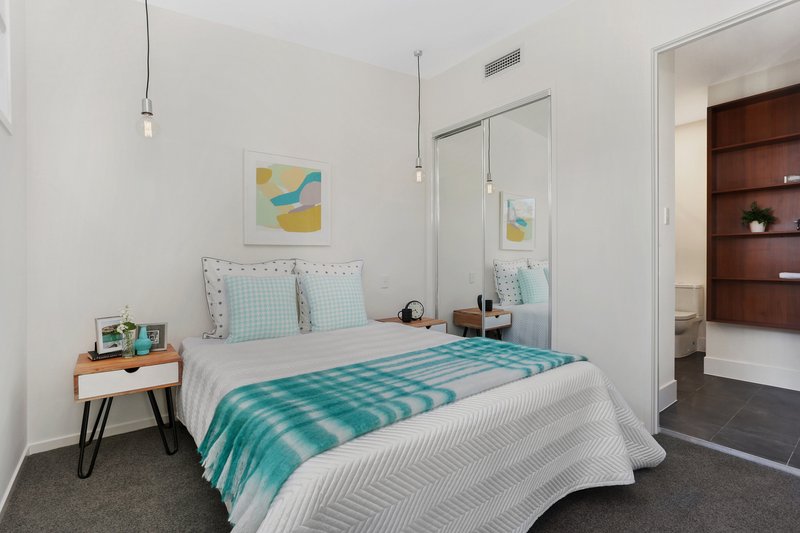 Photo - 2/44 Stevens Street, Yeronga QLD 4104 - Image 4