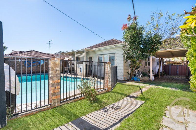 Photo - 244 Wonga Road, Lurnea NSW 2170 - Image 2