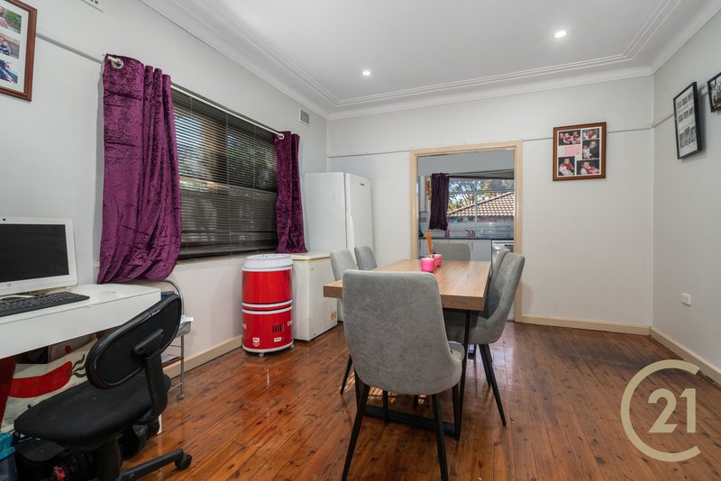 Photo - 244 Wonga Road, Lurnea NSW 2170 - Image 7
