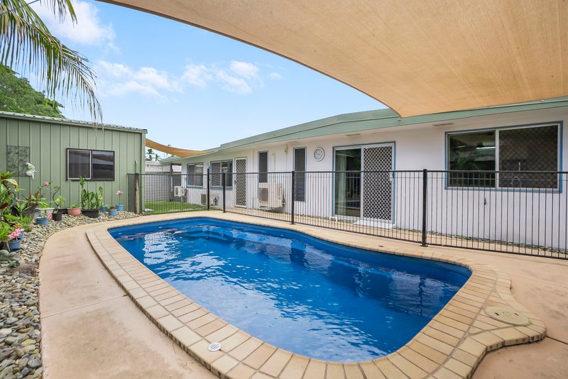 2/440 Mccoombe Street, Mooroobool QLD 4870