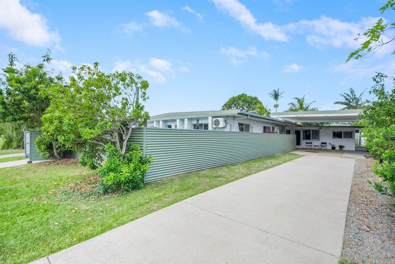 Photo - 2/440 Mccoombe Street, Mooroobool QLD 4870 - Image 2