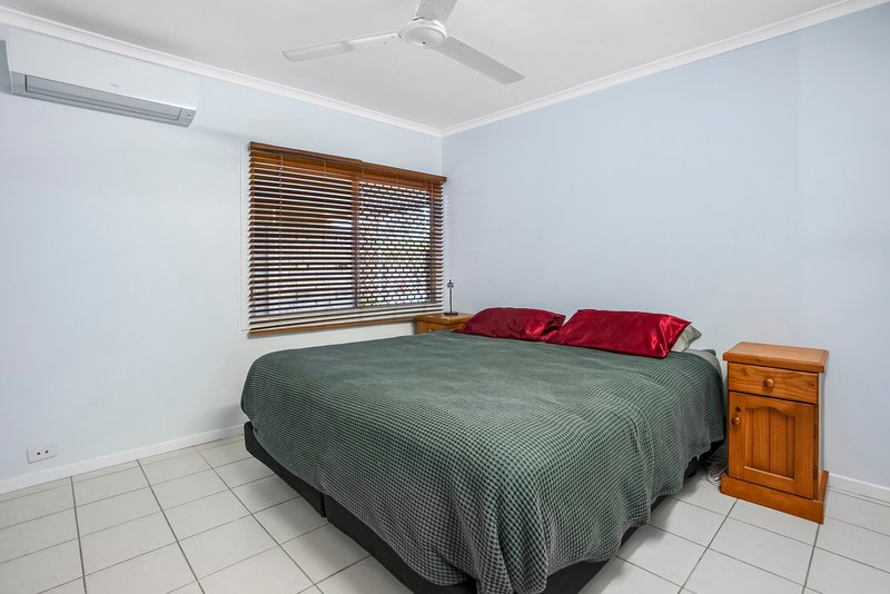 Photo - 2/440 Mccoombe Street, Mooroobool QLD 4870 - Image 14