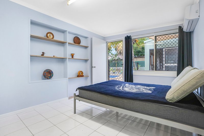 Photo - 2/440 Mccoombe Street, Mooroobool QLD 4870 - Image 17