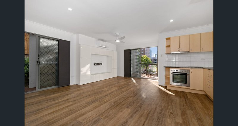 Photo - 2/442 Main Street, Kangaroo Point QLD 4169 - Image 2