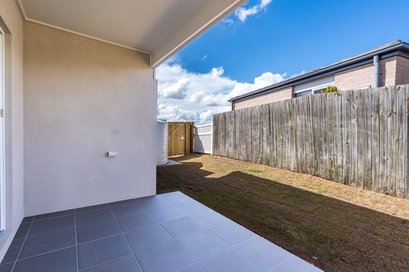 Photo - 2/45 Adelaide Street, Cranley QLD 4350 - Image 9