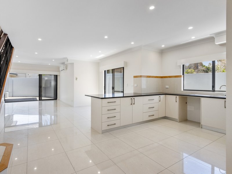 Photo - 2/45 Dumond Street, Bentley WA 6102 - Image 3