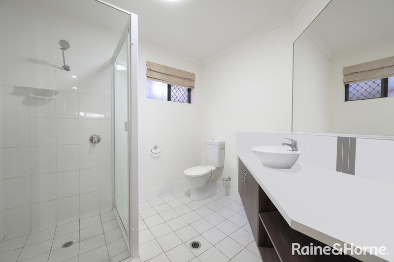 Photo - 24/5 Flinders Parade, Gladstone Central QLD 4680 - Image 10