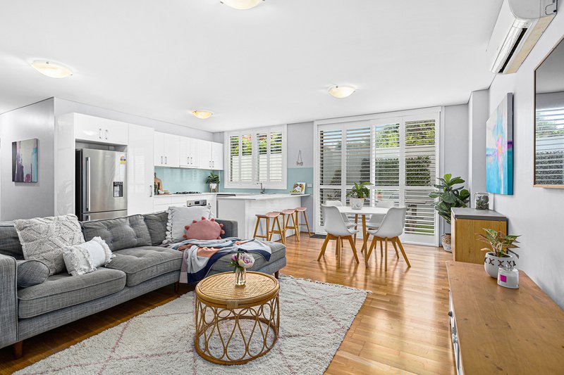 Photo - 2/45 Gipps Street, Wollongong NSW 2500 - Image 2