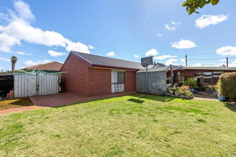 Photo - 245 Greaves Street North, Werribee VIC 3030 - Image 10