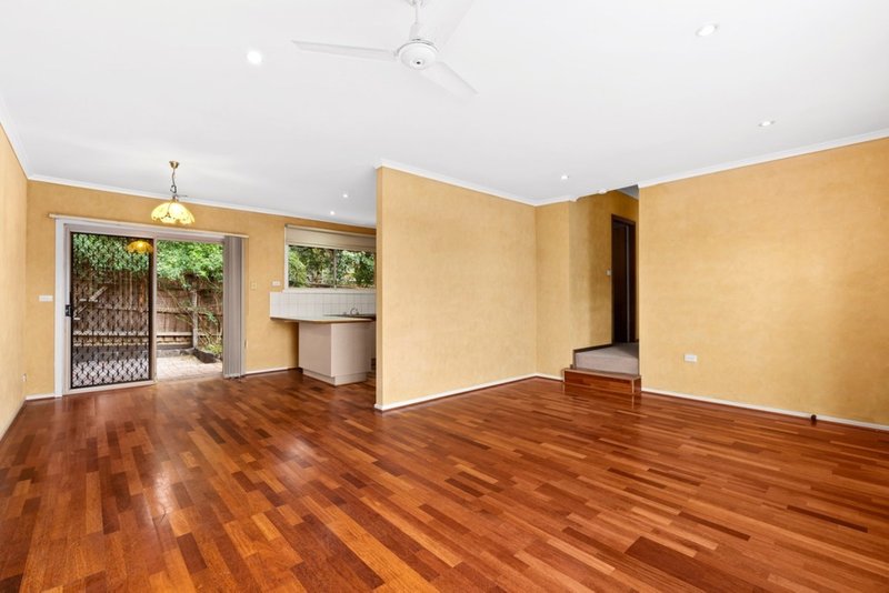 Photo - 2/45 Hailes Street, Greensborough VIC 3088 - Image 5