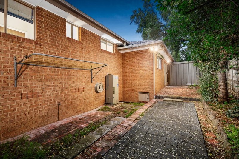 Photo - 2/45 Hailes Street, Greensborough VIC 3088 - Image 8