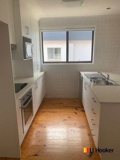 Photo - 2/45 Iluka Avenue, Malua Bay NSW 2536 - Image 4