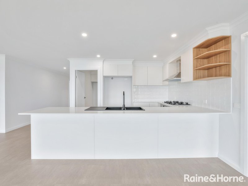 Photo - 245 Lawrence Drive, Kelso NSW 2795 - Image 4