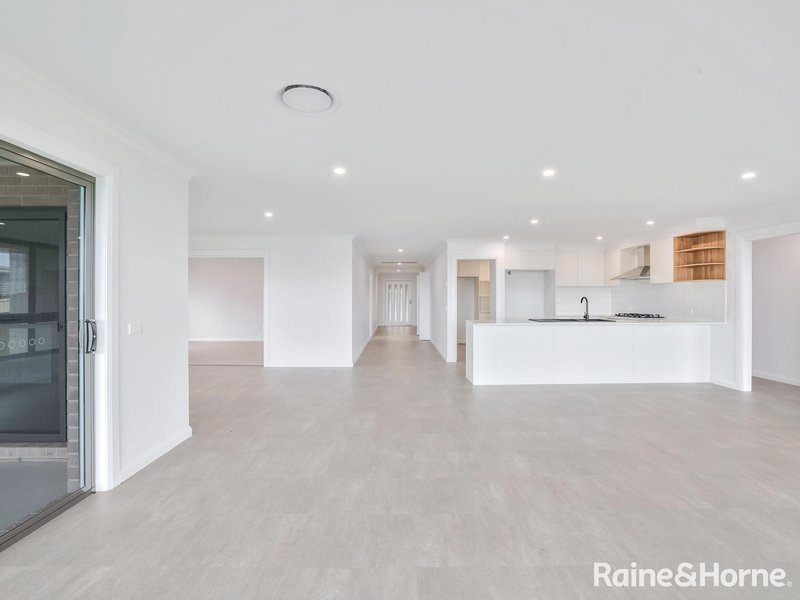 Photo - 245 Lawrence Drive, Kelso NSW 2795 - Image 8