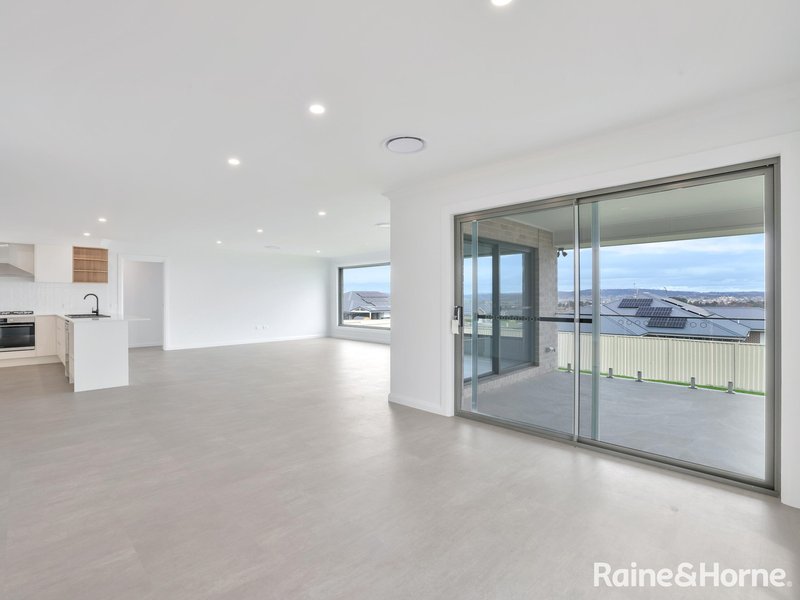 Photo - 245 Lawrence Drive, Kelso NSW 2795 - Image 9