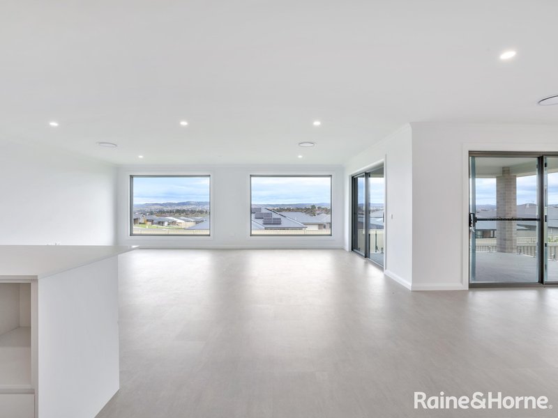 Photo - 245 Lawrence Drive, Kelso NSW 2795 - Image 11