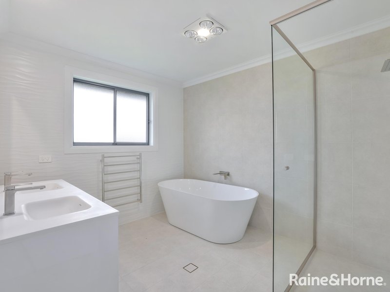Photo - 245 Lawrence Drive, Kelso NSW 2795 - Image 17
