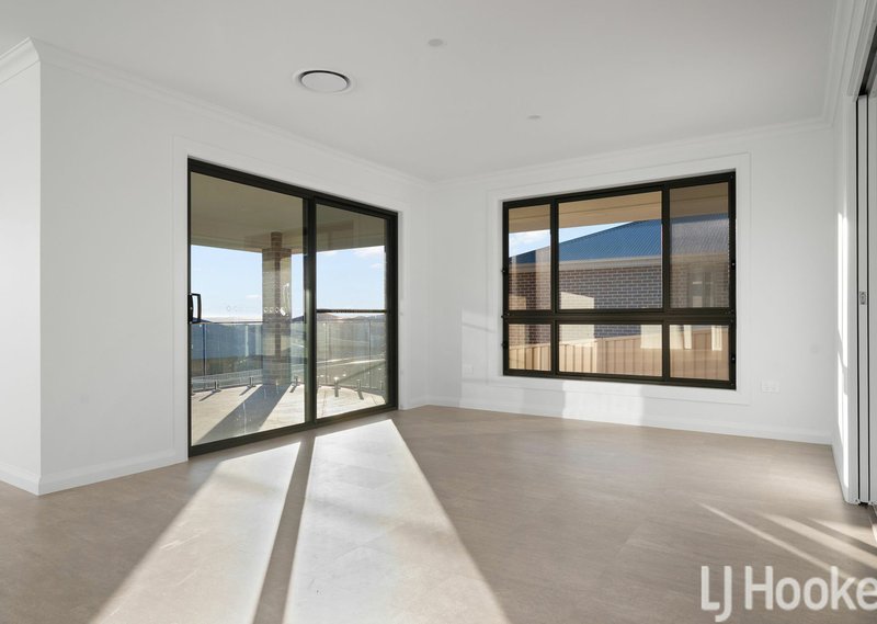 Photo - 245 Lawrence Drive, Kelso NSW 2795 - Image 9