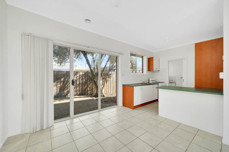 Photo - 2/45 Matthews Avenue, Airport West VIC 3042 - Image 7