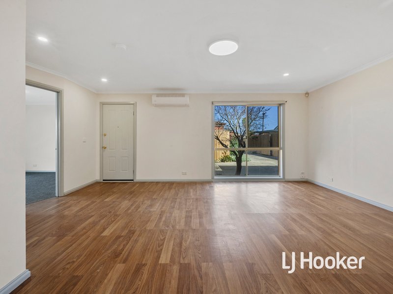 Photo - 2/45 Songlark Crescent, Werribee VIC 3030 - Image 3