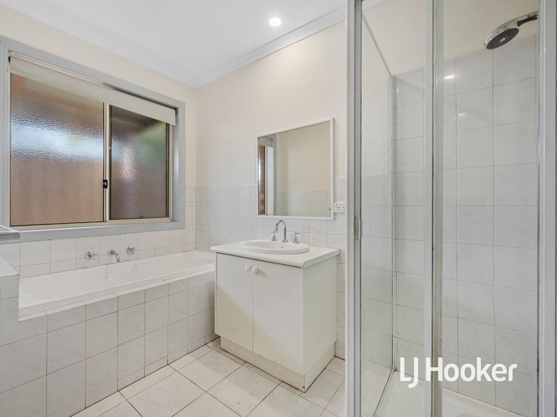 Photo - 2/45 Songlark Crescent, Werribee VIC 3030 - Image 7