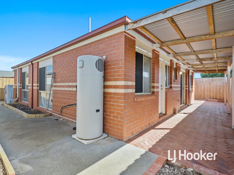 Photo - 2/45 Songlark Crescent, Werribee VIC 3030 - Image 8