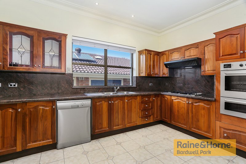 Photo - 245 William Street, Kingsgrove NSW 2208 - Image 6