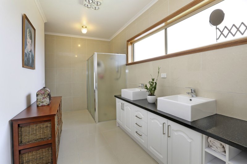 Photo - 245 Windermere Road, Lara VIC 3212 - Image 5