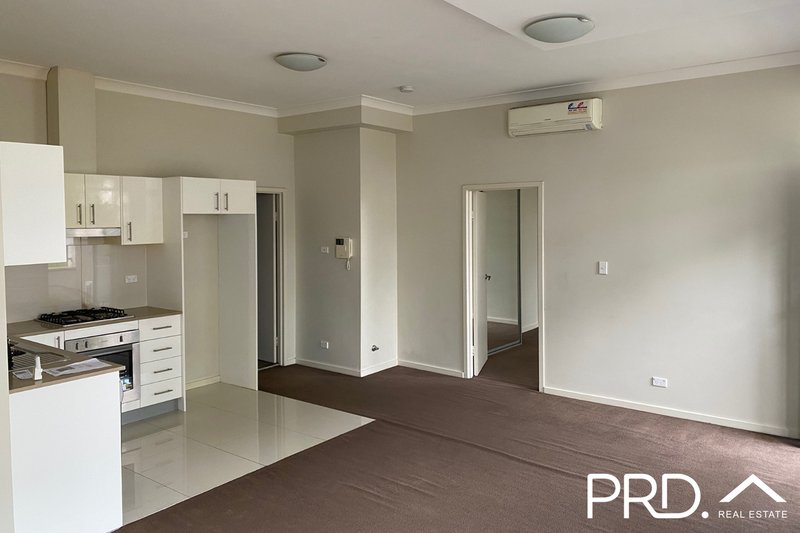 Photo - 24/51a-53 High Street, Parramatta NSW 2150 - Image 3