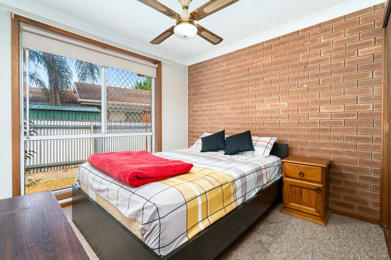 Photo - 2/458 Kemp Street, Lavington NSW 2641 - Image 4