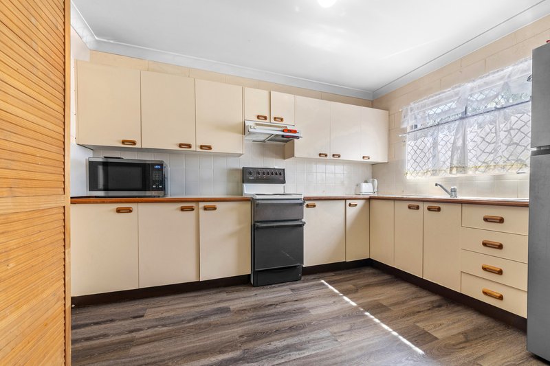 Photo - 2/46-48 Natuna Avenue, Budgewoi NSW 2262 - Image 2