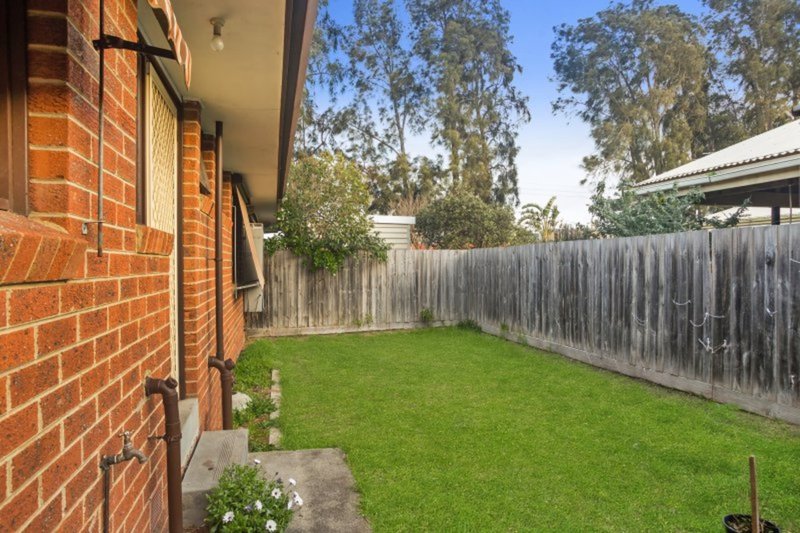 Photo - 2/46 Beauvorno Avenue, Keysborough VIC 3173 - Image 8