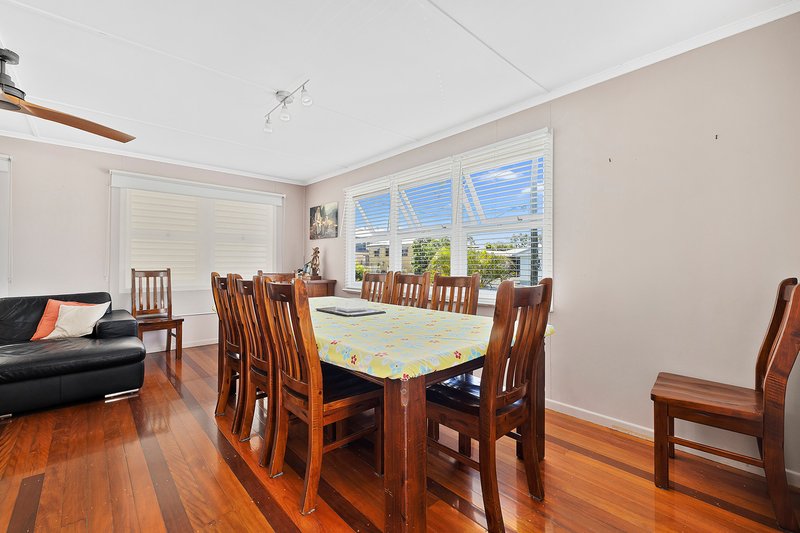 Photo - 246 Brighton Road, Sandgate QLD 4017 - Image 3