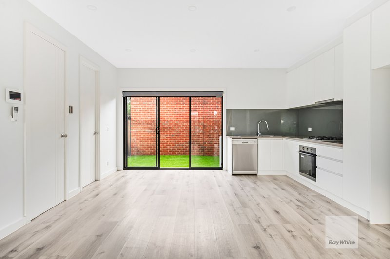 Photo - 2/46 Broadmeadows Road, Tullamarine VIC 3043 - Image 6