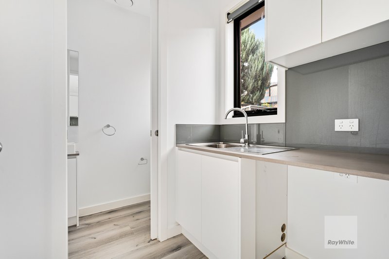 Photo - 2/46 Broadmeadows Road, Tullamarine VIC 3043 - Image 10
