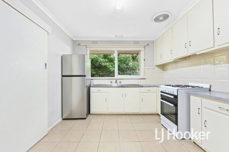 Photo - 2/46 Edinborough Street, Hallam VIC 3803 - Image 2