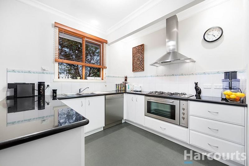 Photo - 2/46 Fairhills Parade, Glen Waverley VIC 3150 - Image 2