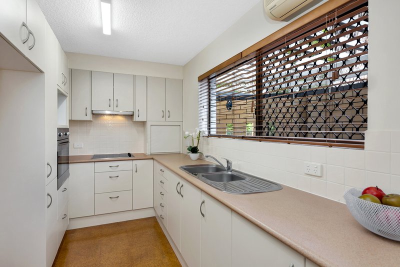 Photo - 2/46 Lucinda Street, Taringa QLD 4068 - Image 2