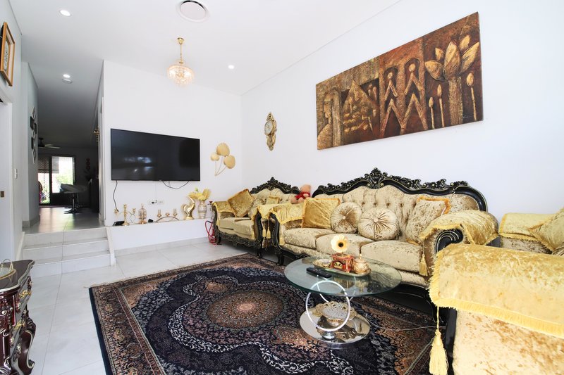 Photo - 2/46 William Street, Condell Park NSW 2200 - Image 2