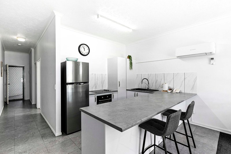 Photo - 2/465 Esplanade , Torquay QLD 4655 - Image 9