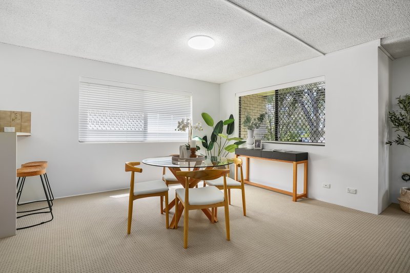 Photo - 2/467 Hamilton Road, Chermside QLD 4032 - Image 4